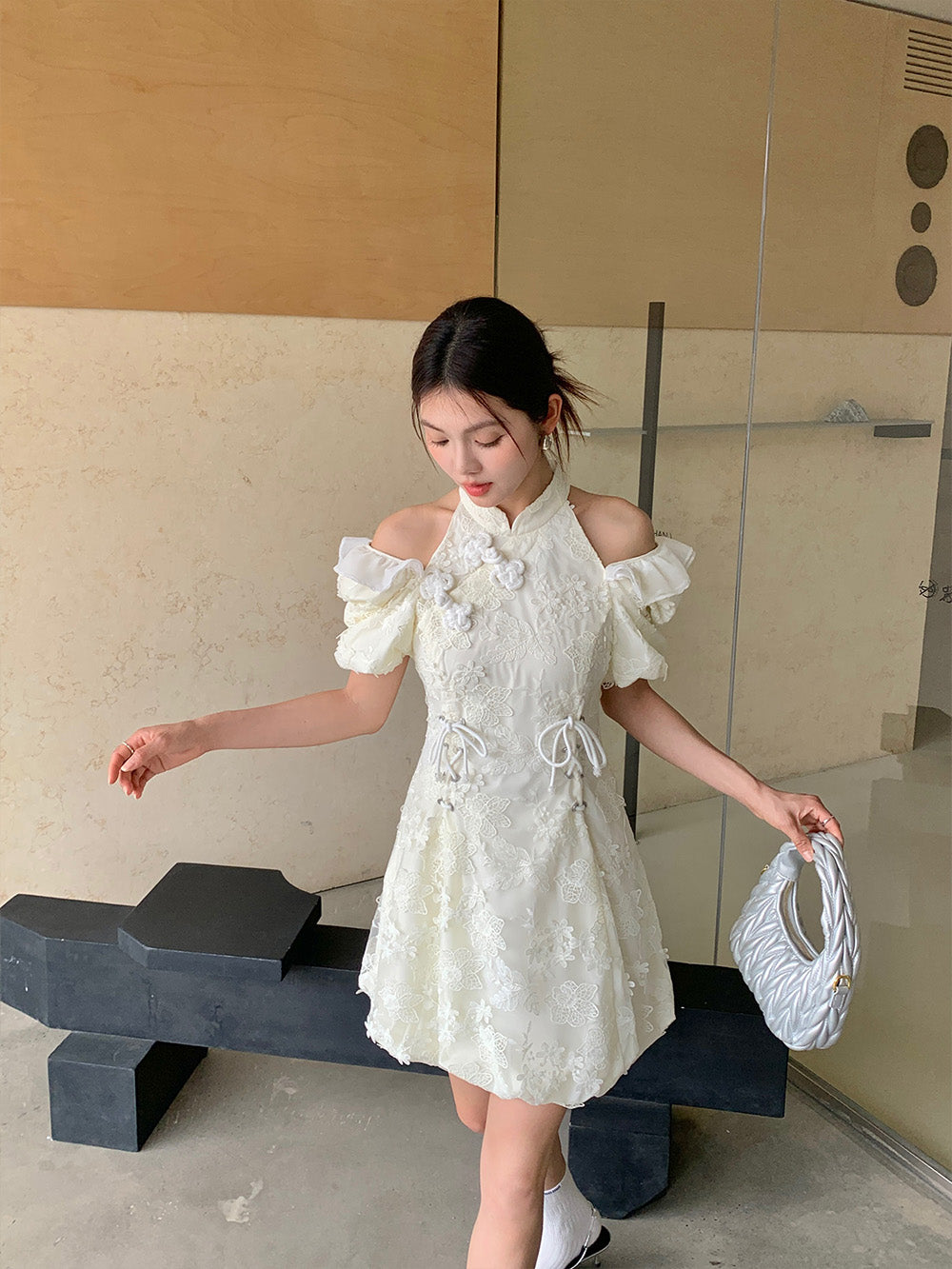 MUKZIN White Lace Off-shoulder Cheongsam QIPAO